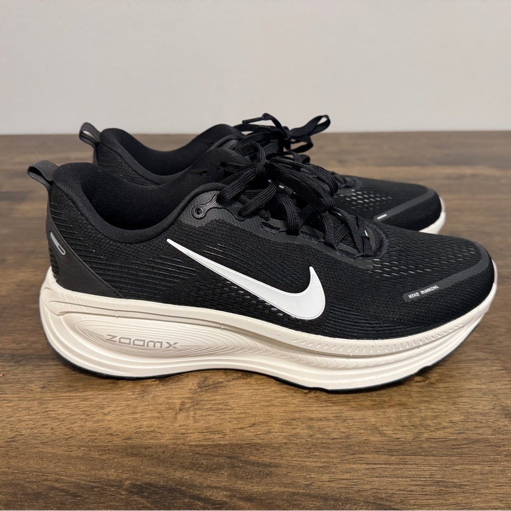 Nike Vomero 18 size 10.5 Black